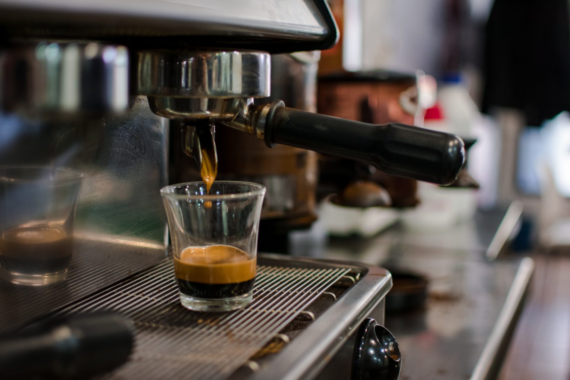 professional-brewing-coffee-bar-details-HPNF8E7